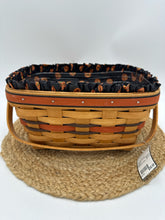 Load image into Gallery viewer, Longaberger Basket
