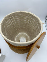 Load image into Gallery viewer, Longaberger Basket
