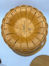 Load image into Gallery viewer, Longaberger Basket
