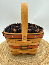 Load image into Gallery viewer, Longaberger Basket
